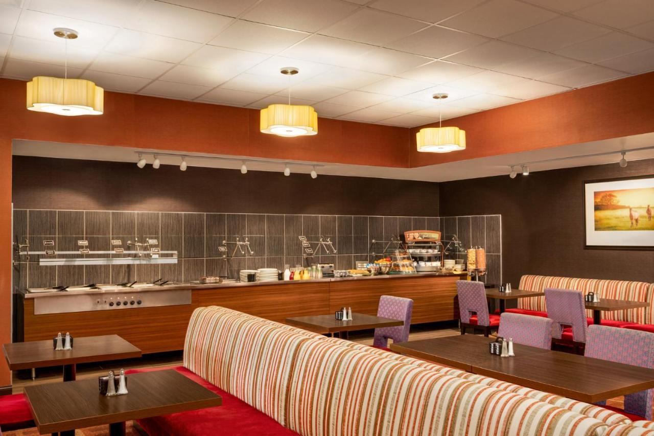Holiday Inn Louisville East - Hurstbourne By Ihg Esterno foto