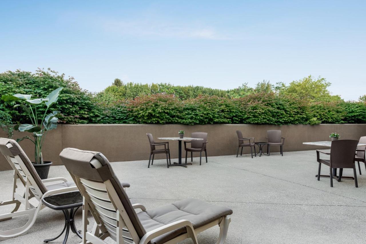 Holiday Inn Louisville East - Hurstbourne By Ihg Esterno foto