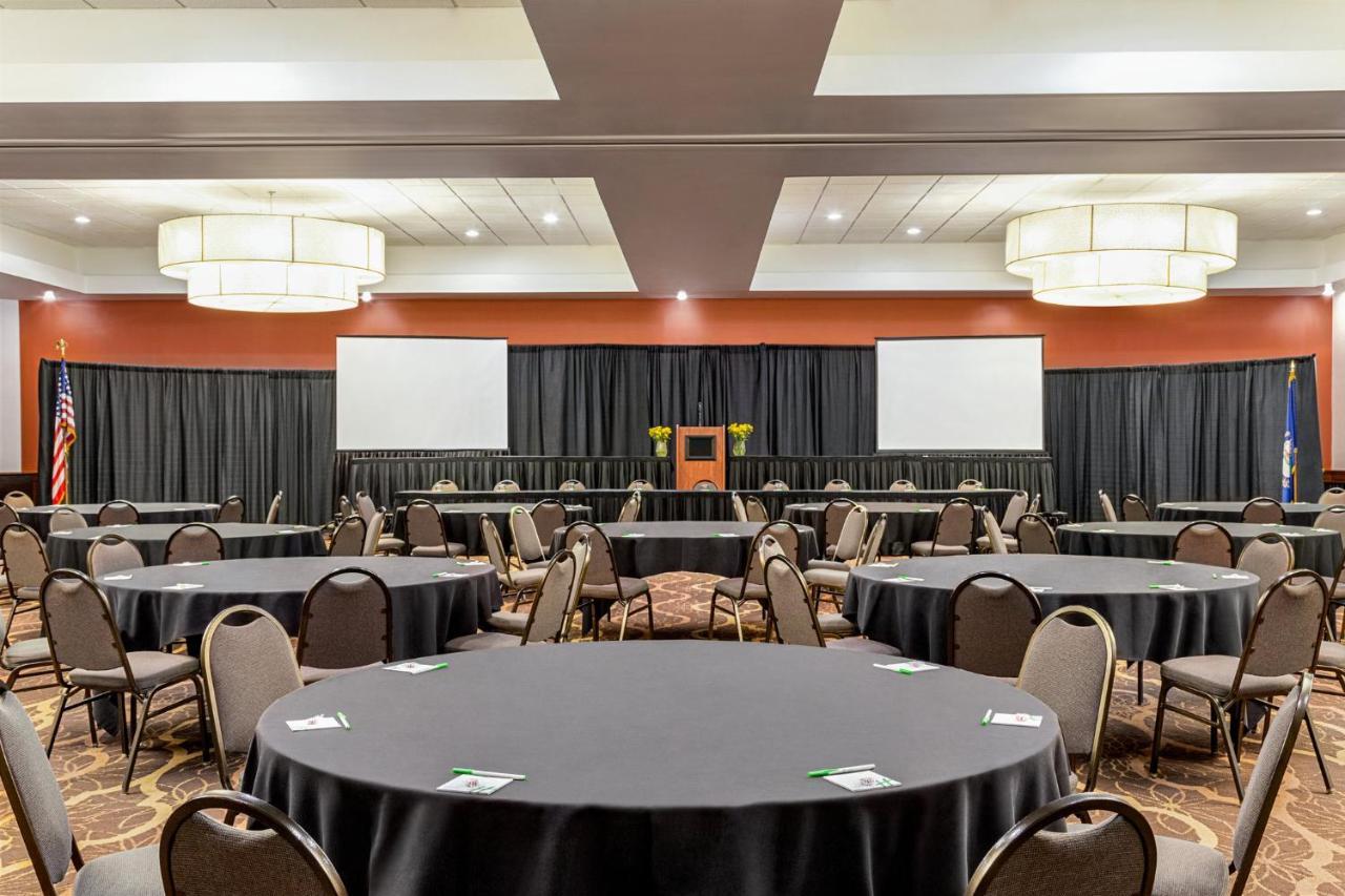 Holiday Inn Louisville East - Hurstbourne By Ihg Esterno foto