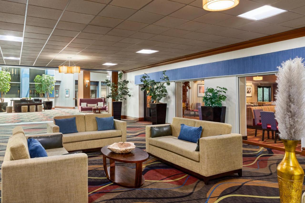 Holiday Inn Louisville East - Hurstbourne By Ihg Esterno foto
