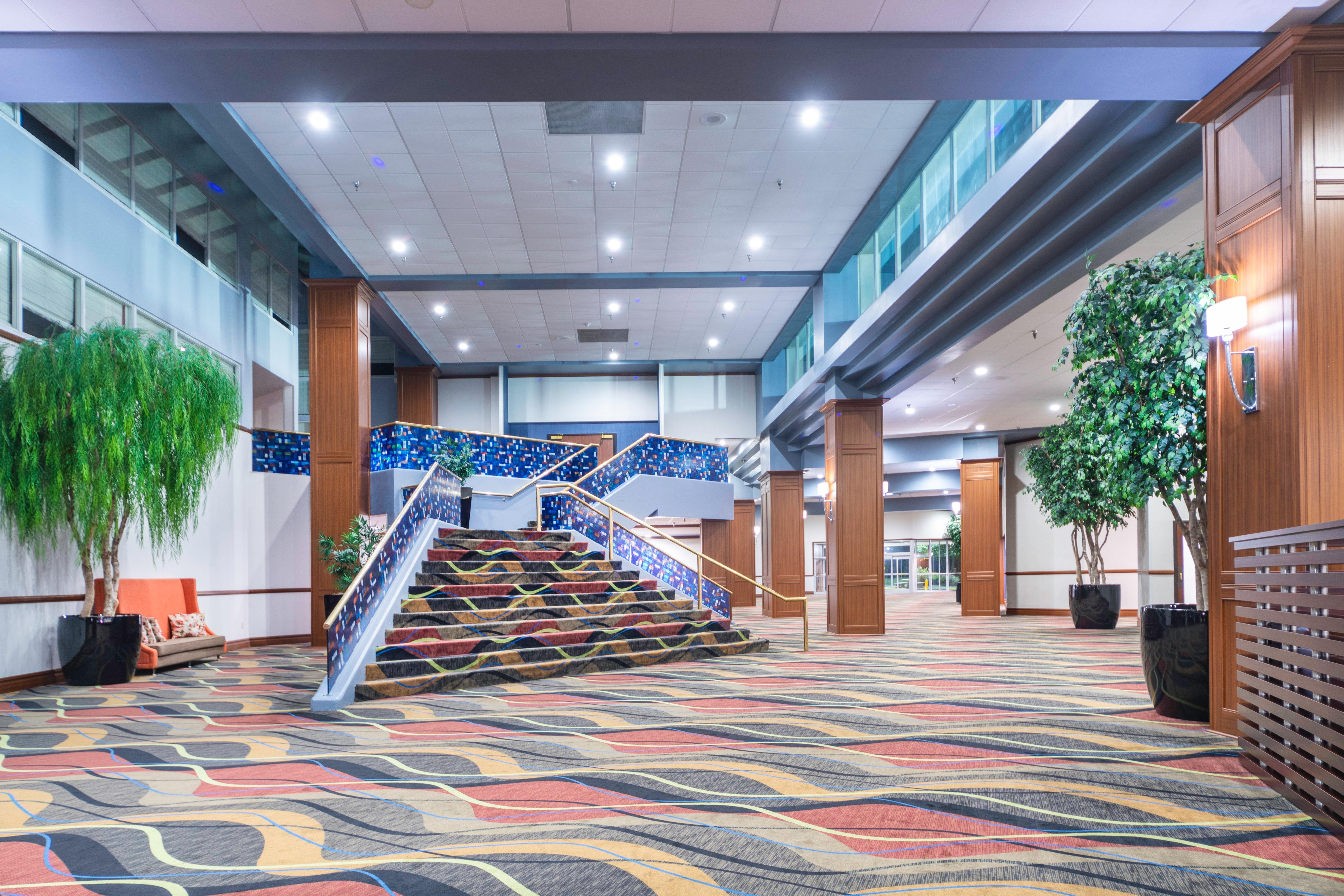Holiday Inn Louisville East - Hurstbourne By Ihg Esterno foto